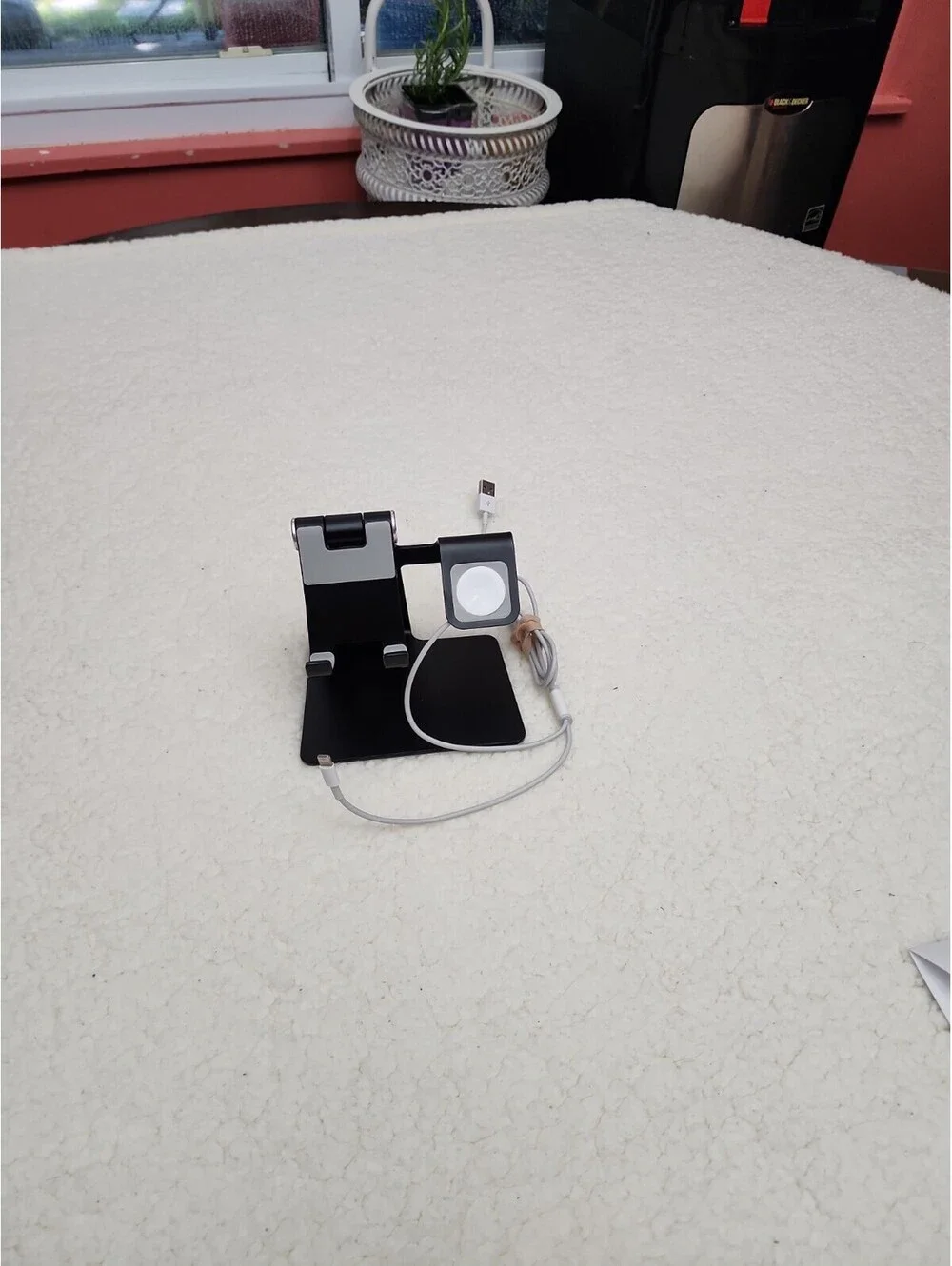OMOTON Aluminum Phone Stand Desk Holder Apple Watch USB Charger Dock Silver BLAC